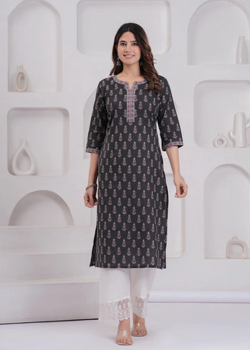 Women Black Printed Straight Kurta with Three Quarter Sleeves