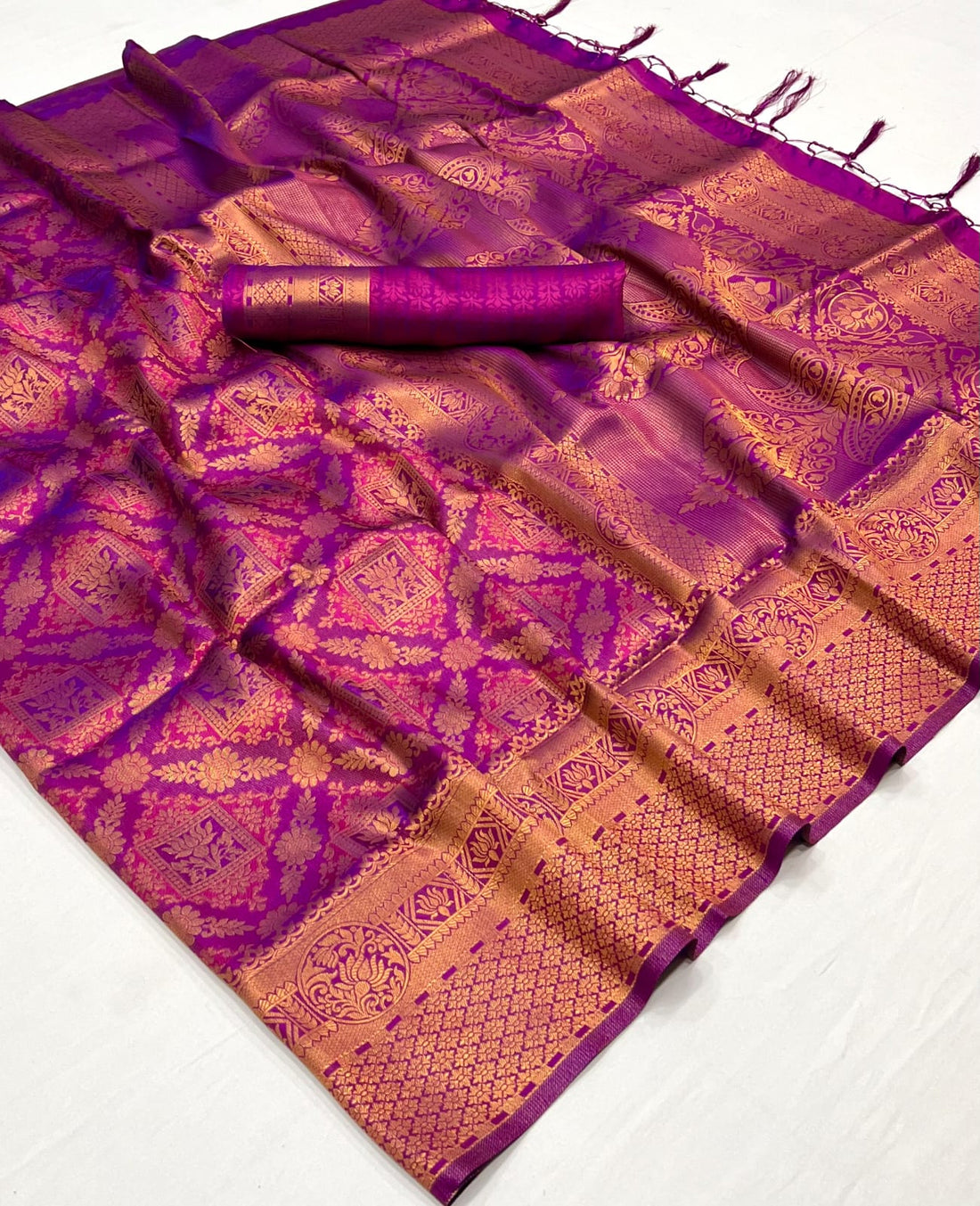 Faddism Kanvi Silk Magenta Royals Two Tone Handloom Weaving Silk Saree