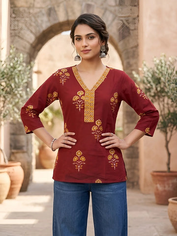 Faddism Women Maroon Printed Straight Pure Cotton Tunic