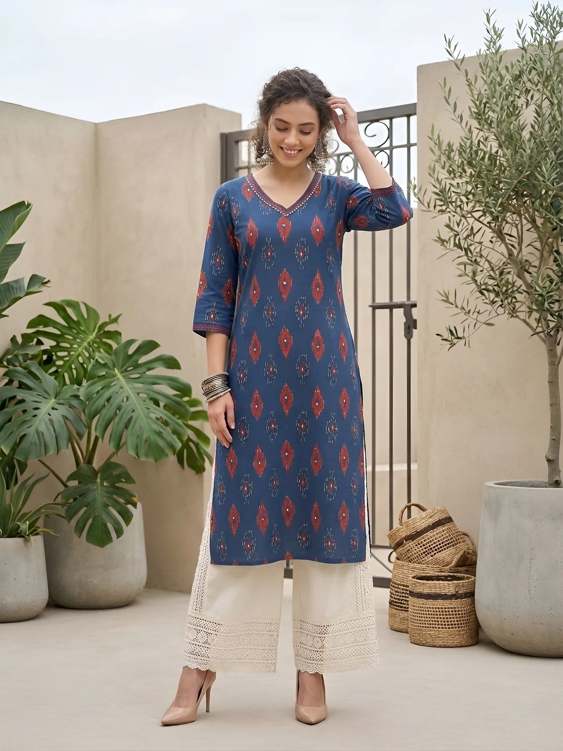 Faddism Blue Printed Straight Kurta with Three Quarter Sleeves