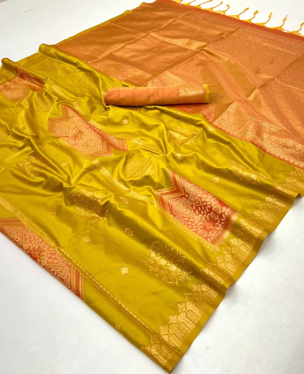 Faddism Kutchhi Silk Pochampally Pure Silk Handloom Saree