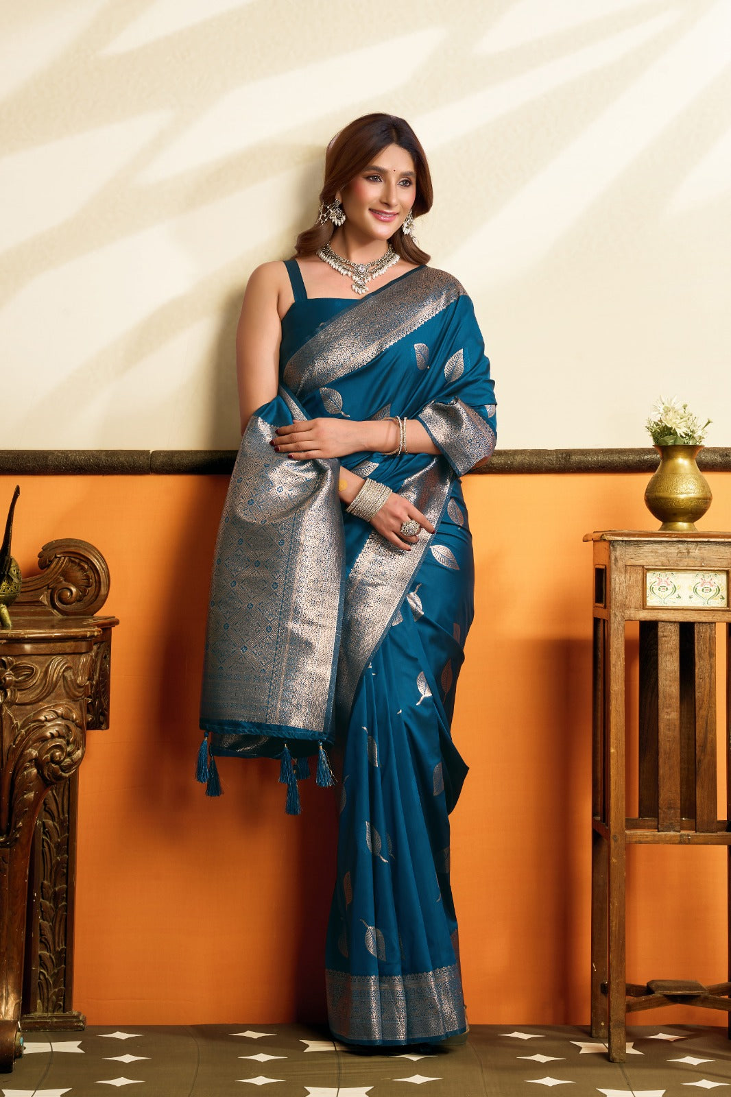 Faddism Saroj Premium Soft Silk Saree with Tassels
