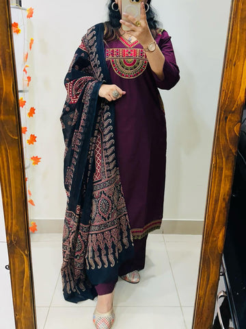 Faddism Embroidered Cotton Kurti Pant Dupatta Set with Pocket Design