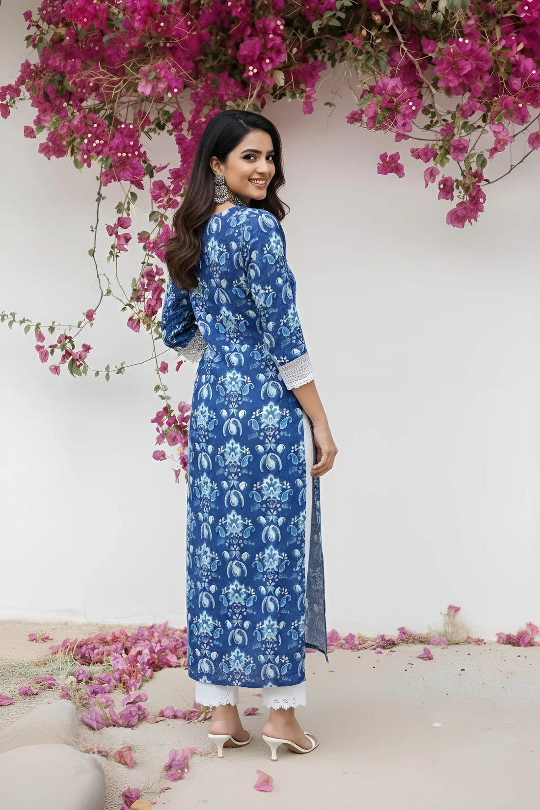 Blue Printed Straight Kurta with Three Quarter Sleeves