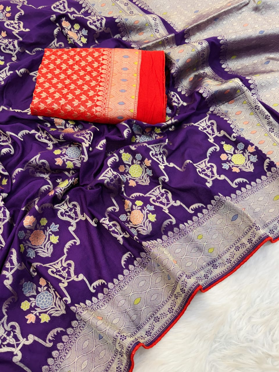 Luxurious Handwoven Kadi Crepe Georgette Saree with Meenakari Weaving