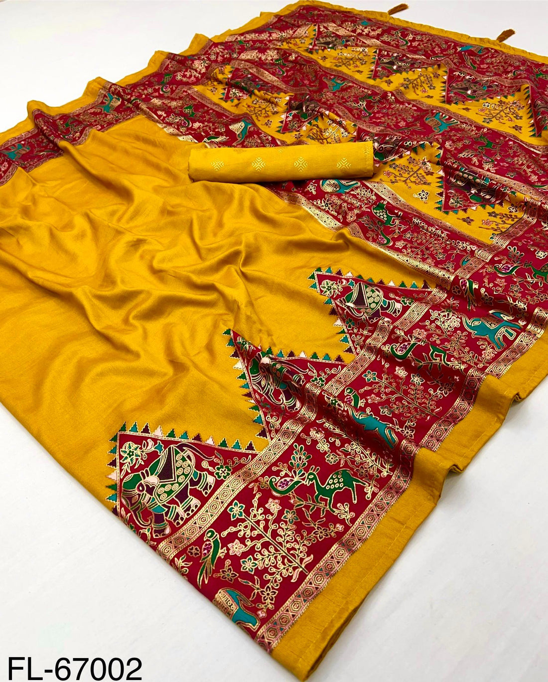Super Demanding Foily Design Saree – Kazari Series