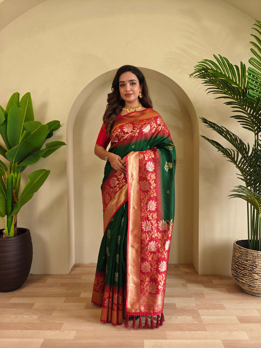 Fulpati Dark Green Dual Tone Silk Saree with Zari Weaving